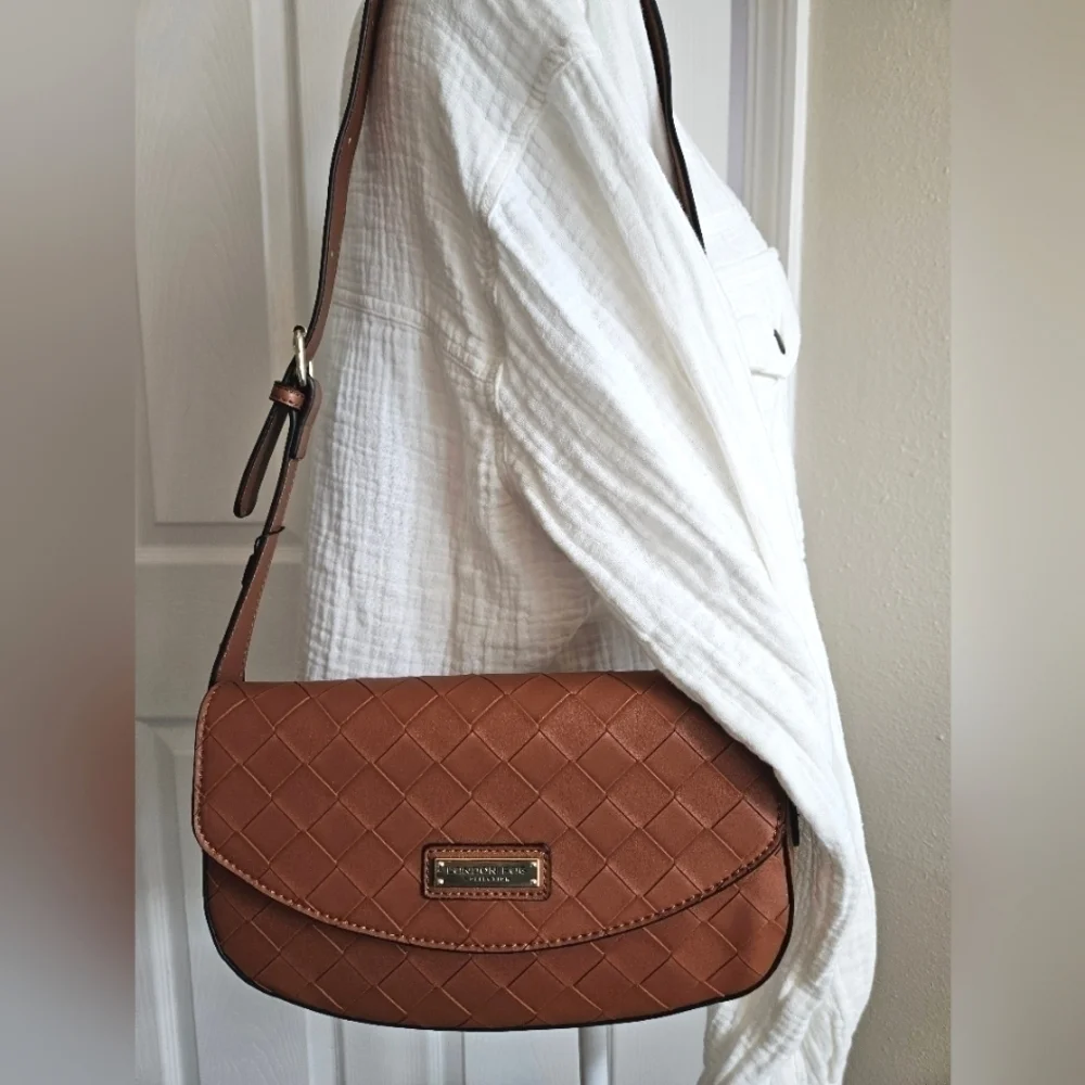 LONDON FOG COLLECTION ASTOR SHOULDER BAG COGNAC - Picture 7 of 9